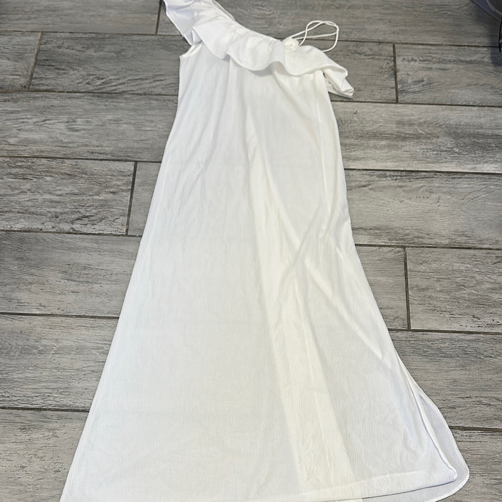 Undercover Wear Women’s White One-Shoulder Maxi Dress Size Medium